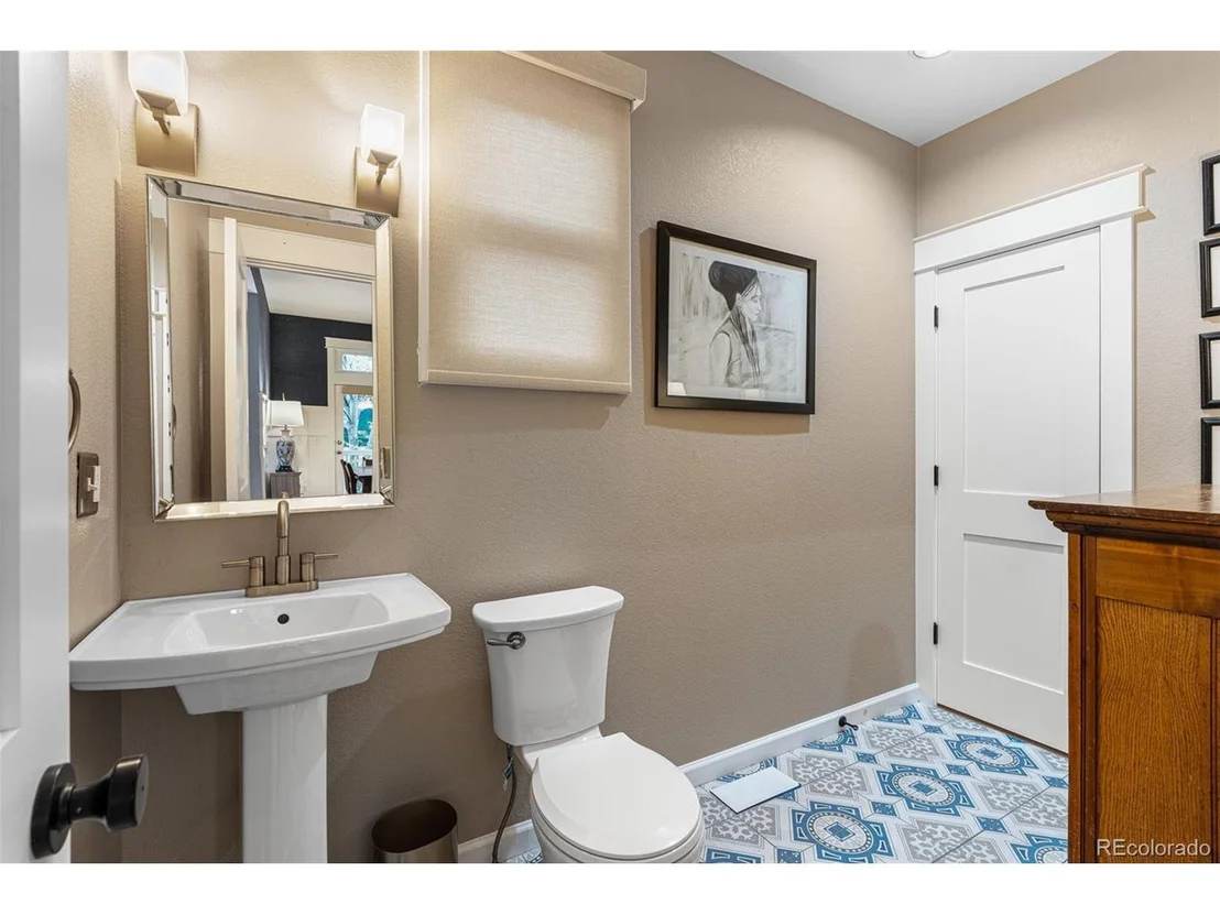 Photo of 1004 Katy Ln