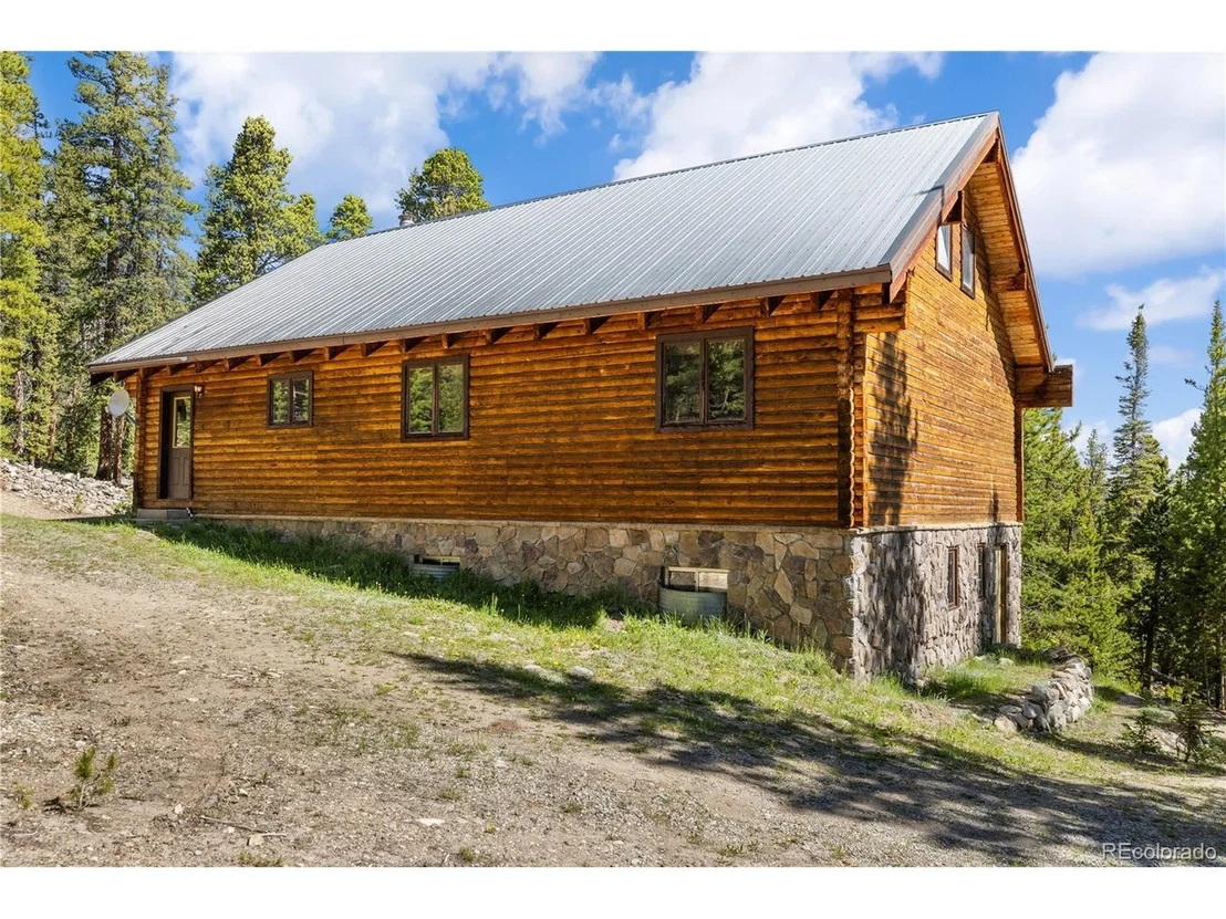 Photo of 424 Dry Gulch Rd
