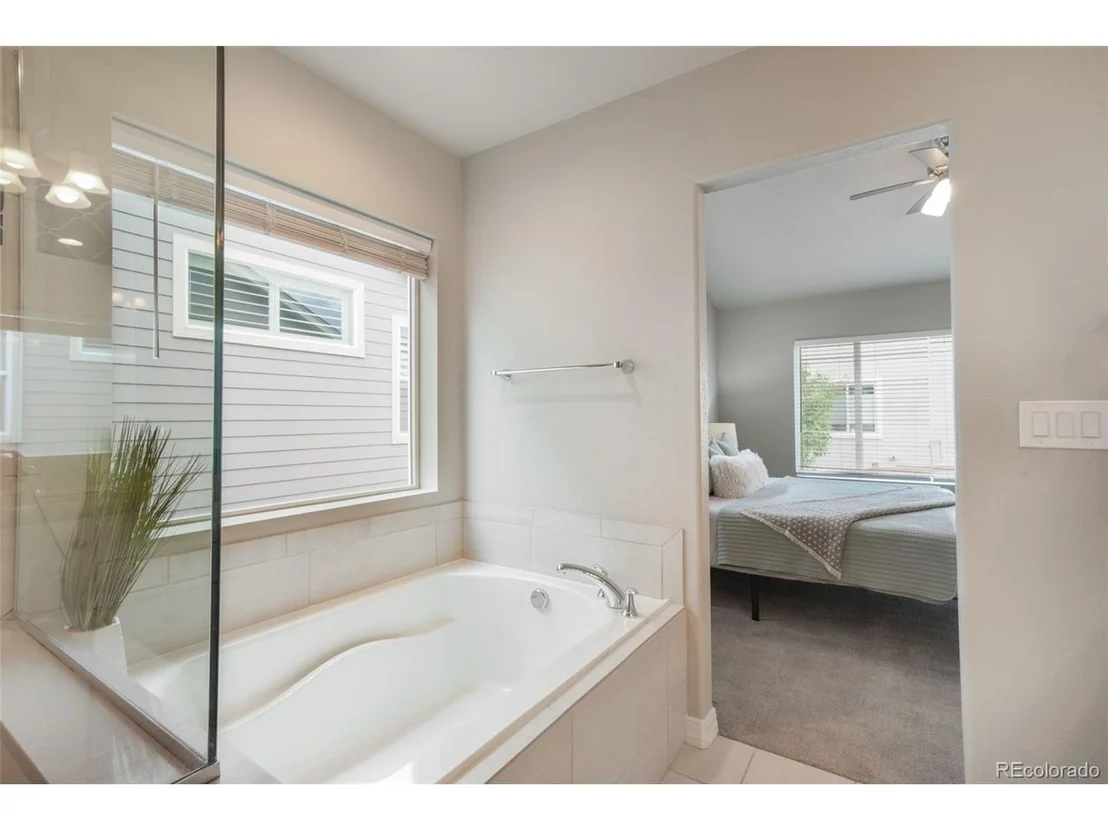 Photo of 2583 Lakes Edge Dr