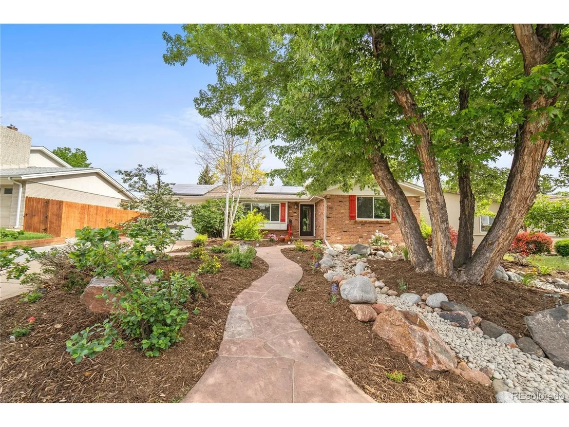Photo of 3695 Darley Ave
