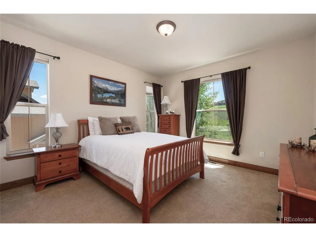 Photo of 158 Fairview Ln