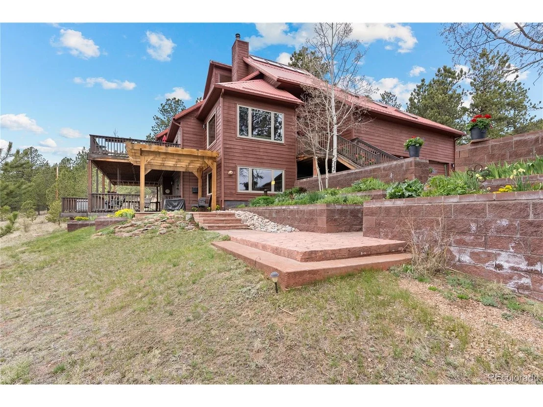 Photo of 665 Meadow Dr