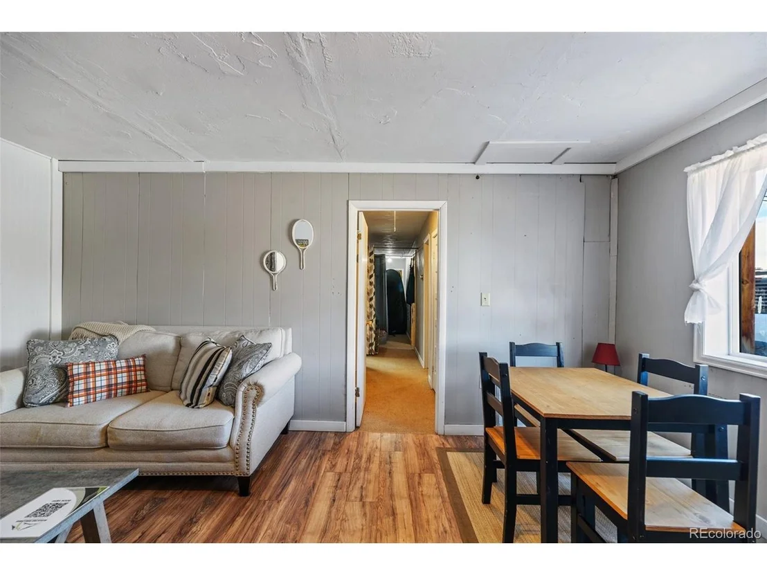 Photo of 104 N 3rd St