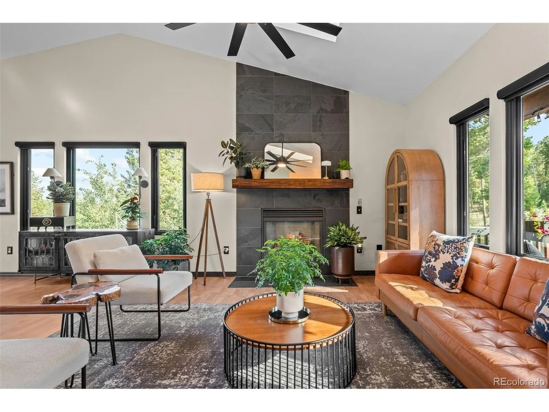 Photo of 424 W Dory Way