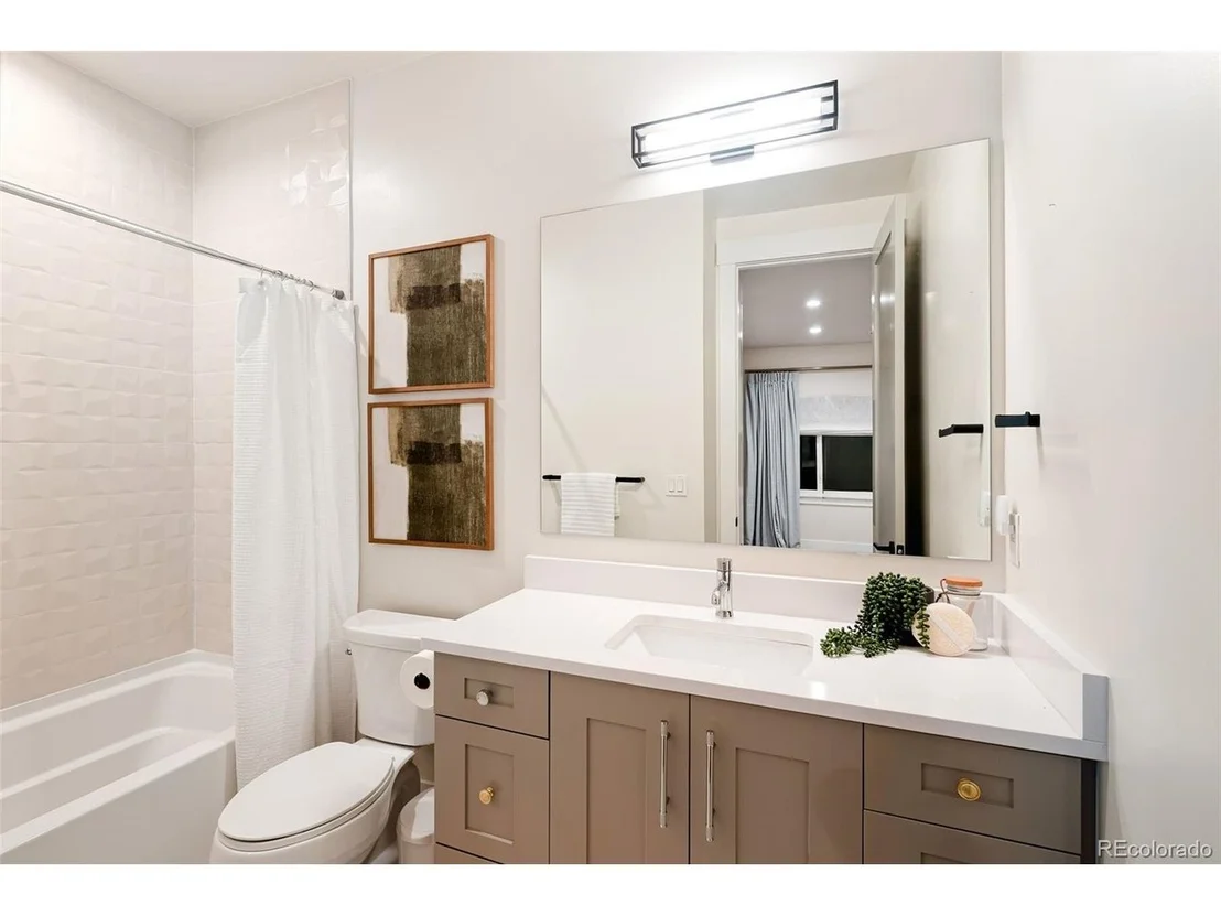 Photo of 20 Ivanhoe St