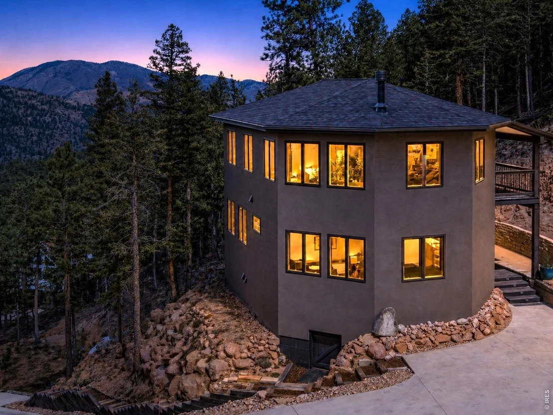 Photo of 80 Lookout Dr