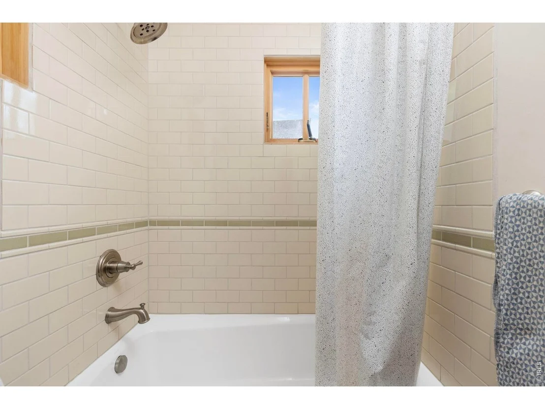 Photo of 22 Artesian Dr