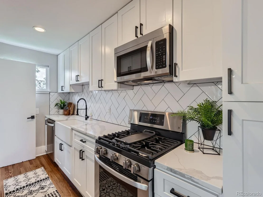 Photo of 4855 King St