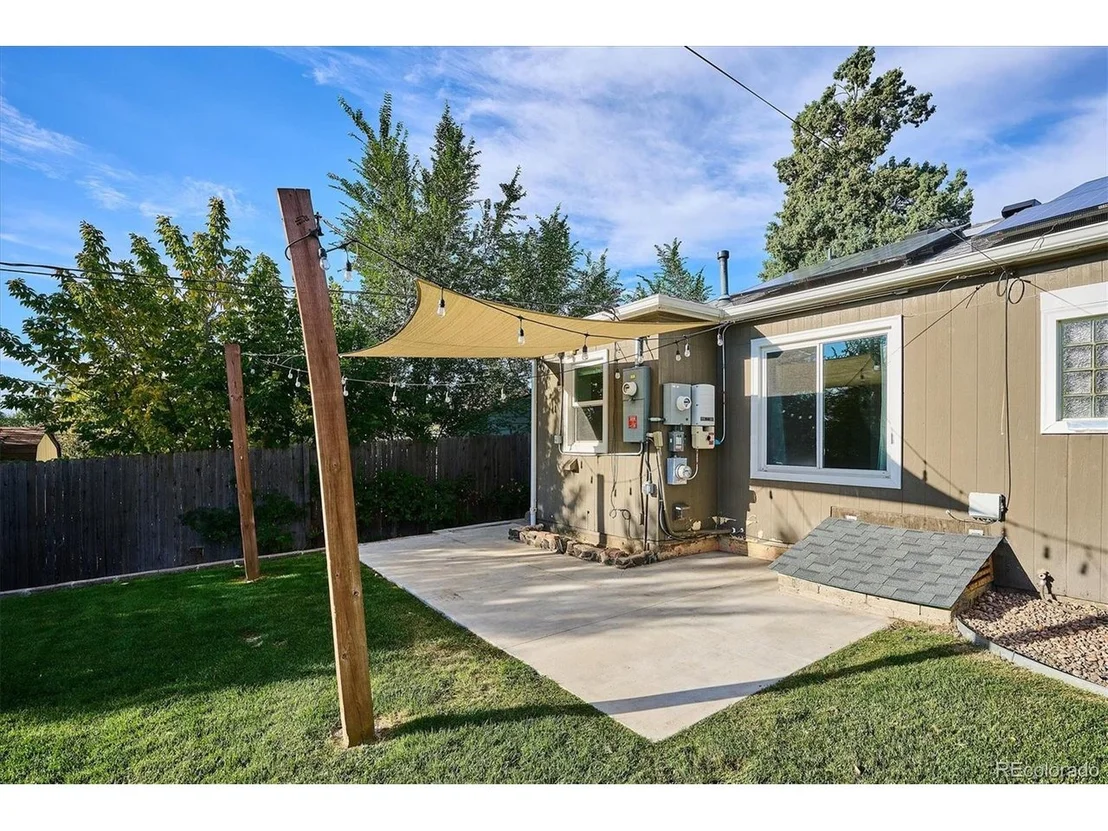 Photo of 310 King St