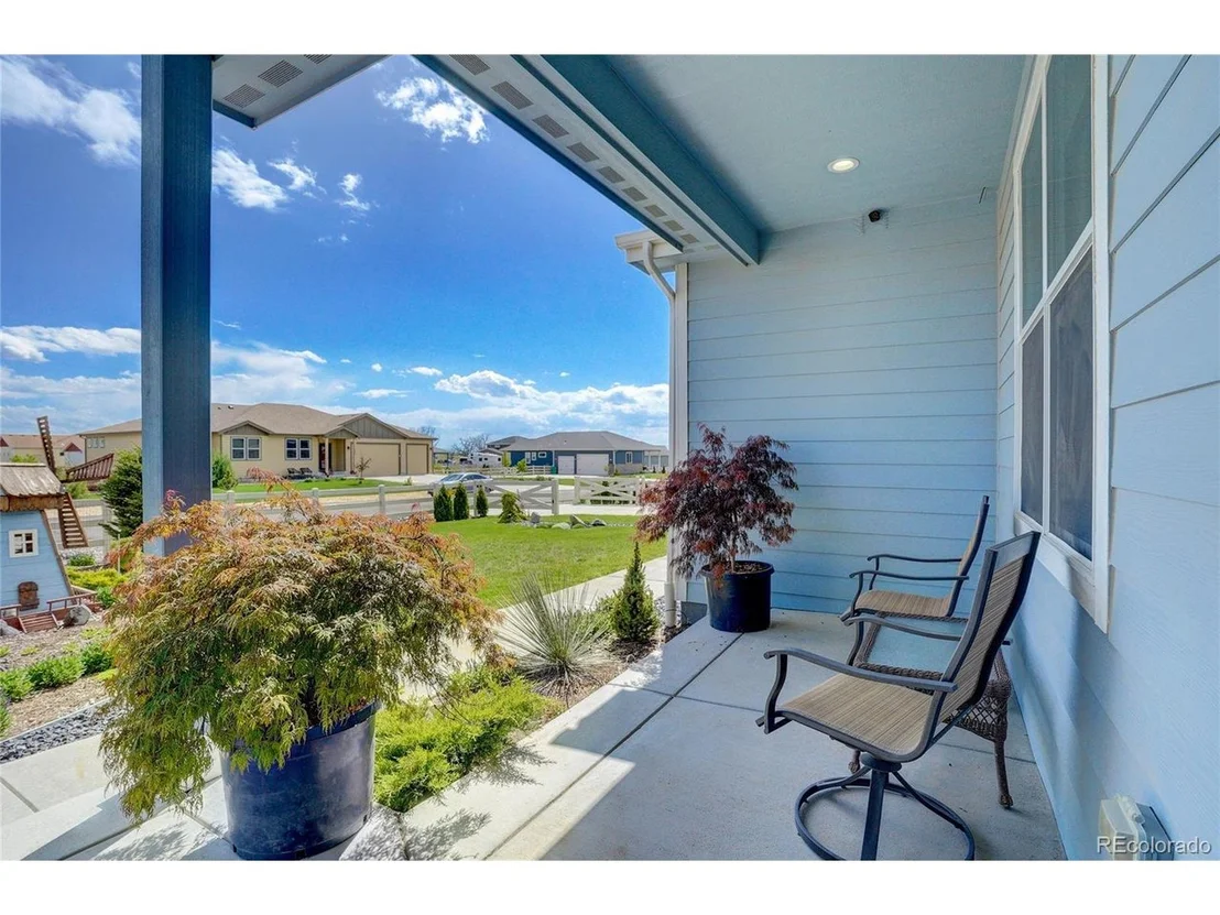 Photo of 305 Foxtail Dr