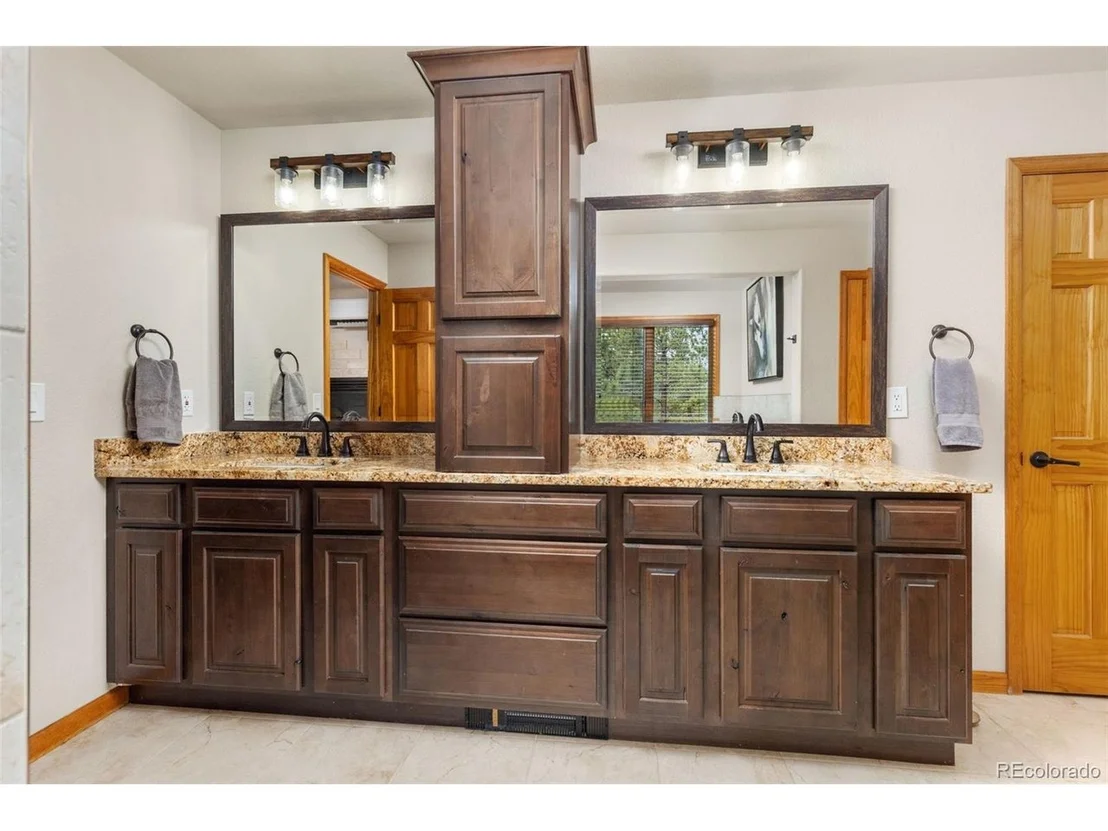 Photo of 1734 Mount Evans Blvd