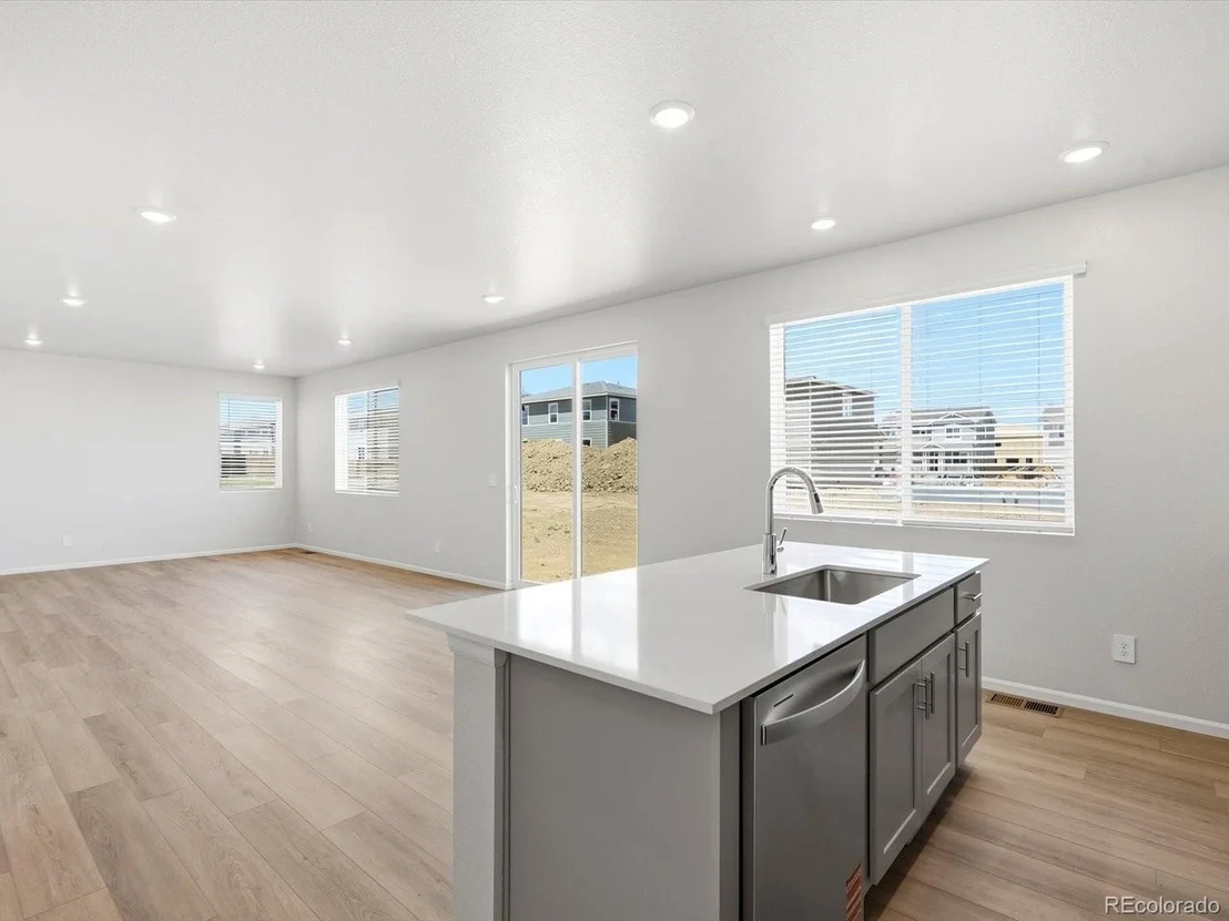 Photo of 4621 Sunsplash Way