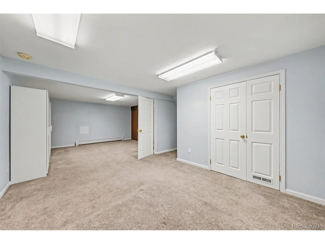Photo of 327 Maple Dr