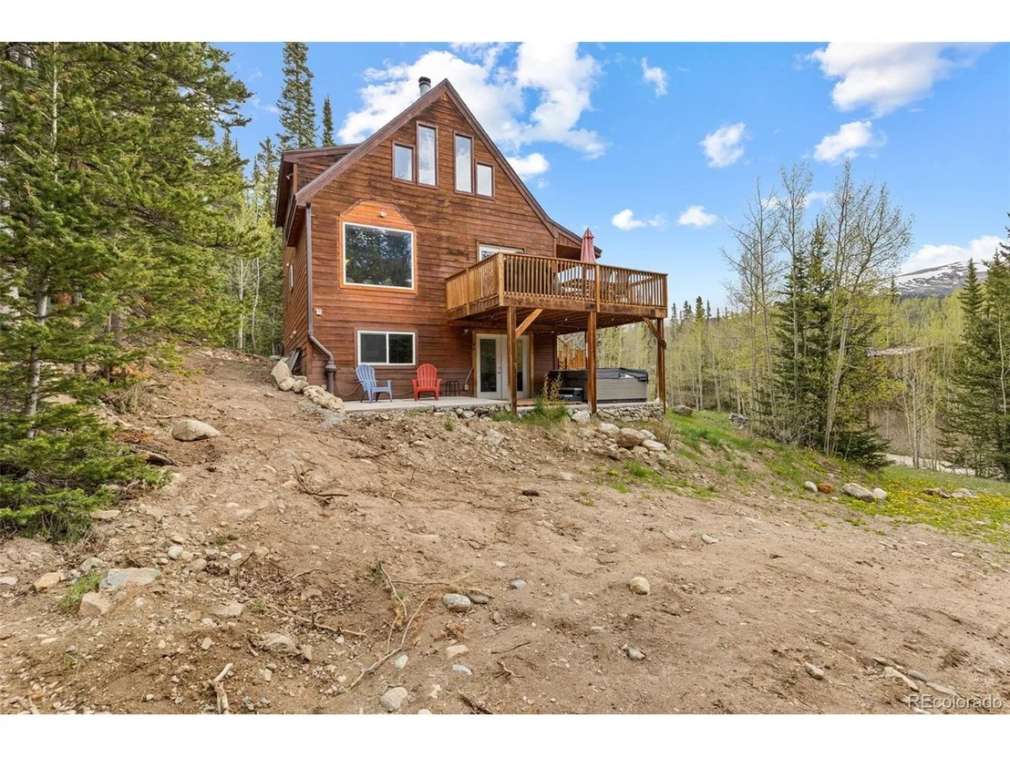 Photo of 894 Peterson Dr