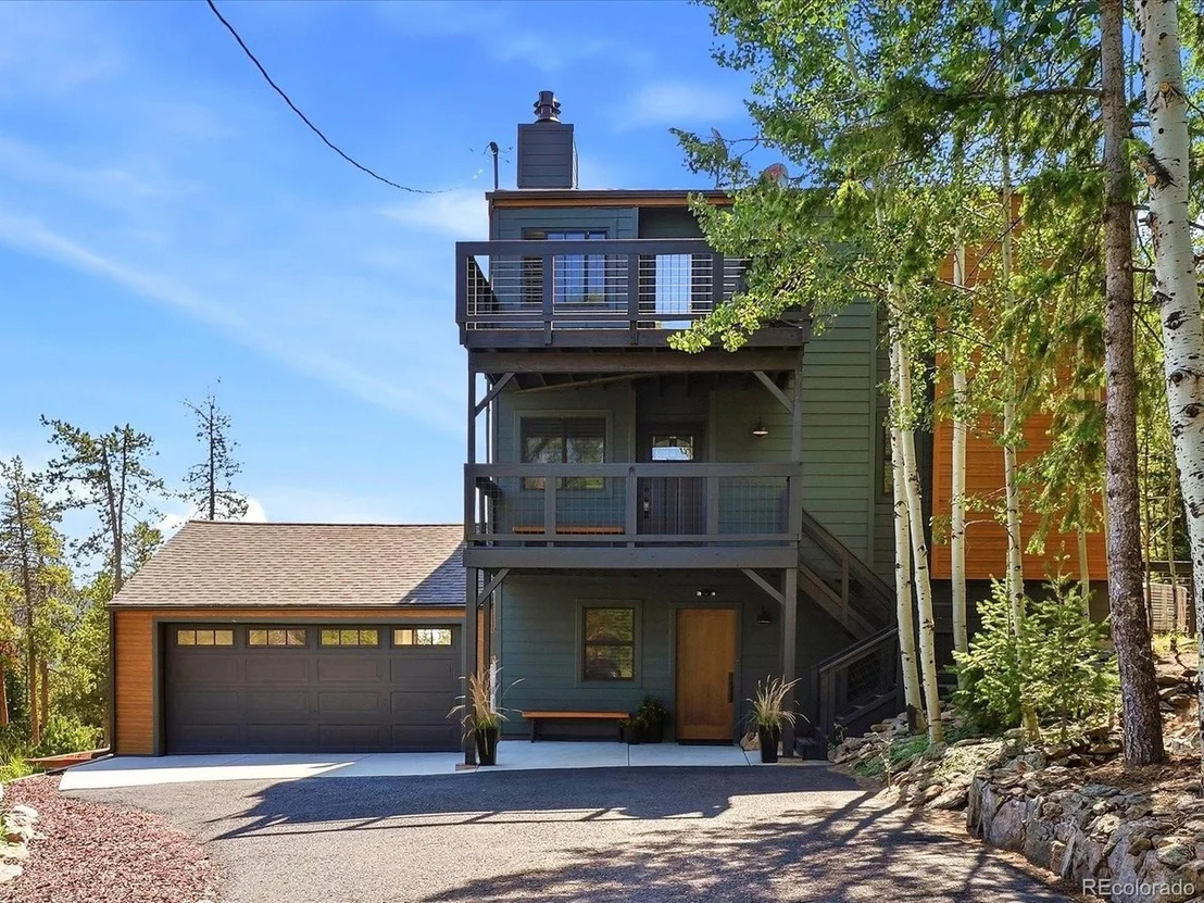 Photo of 10594 Crystal Dr