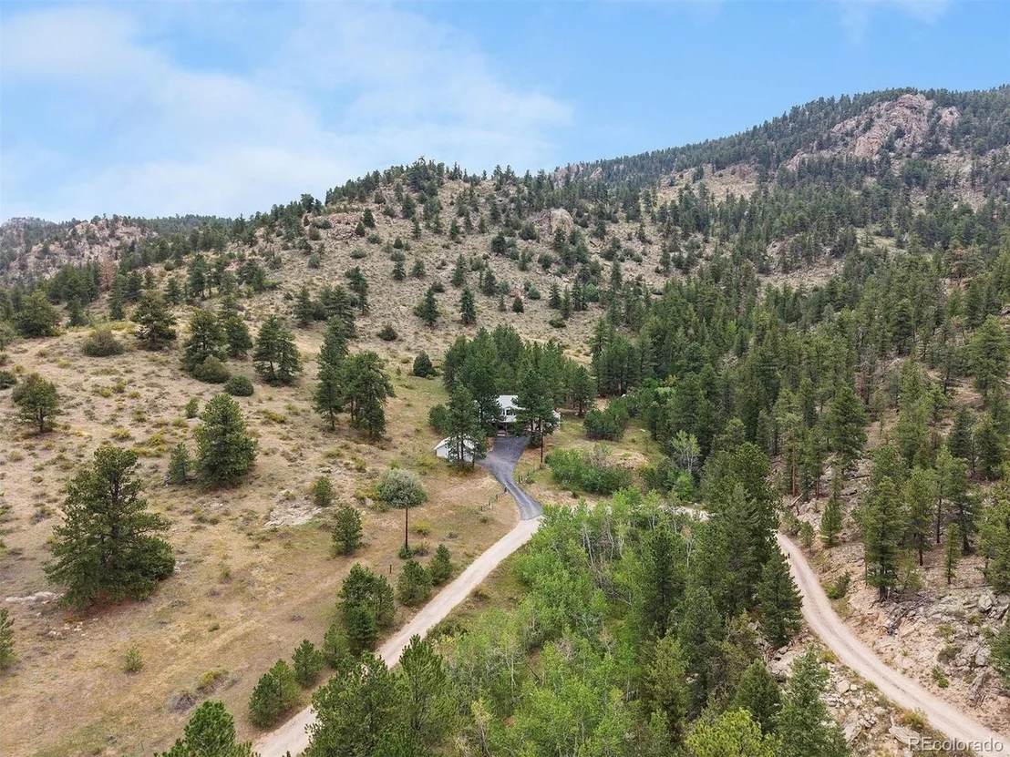 Photo of 225 Hell Canyon Rd