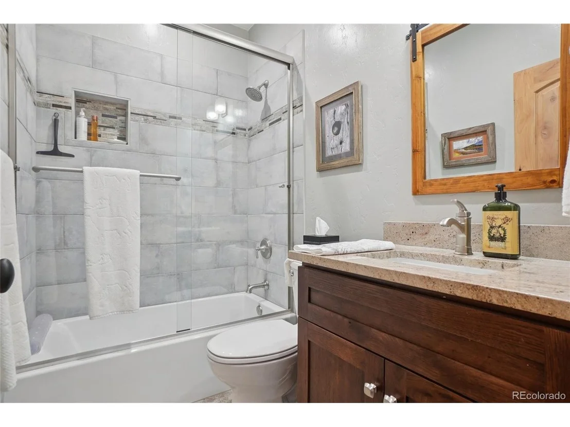 Photo of 884 Pine Hollow Road