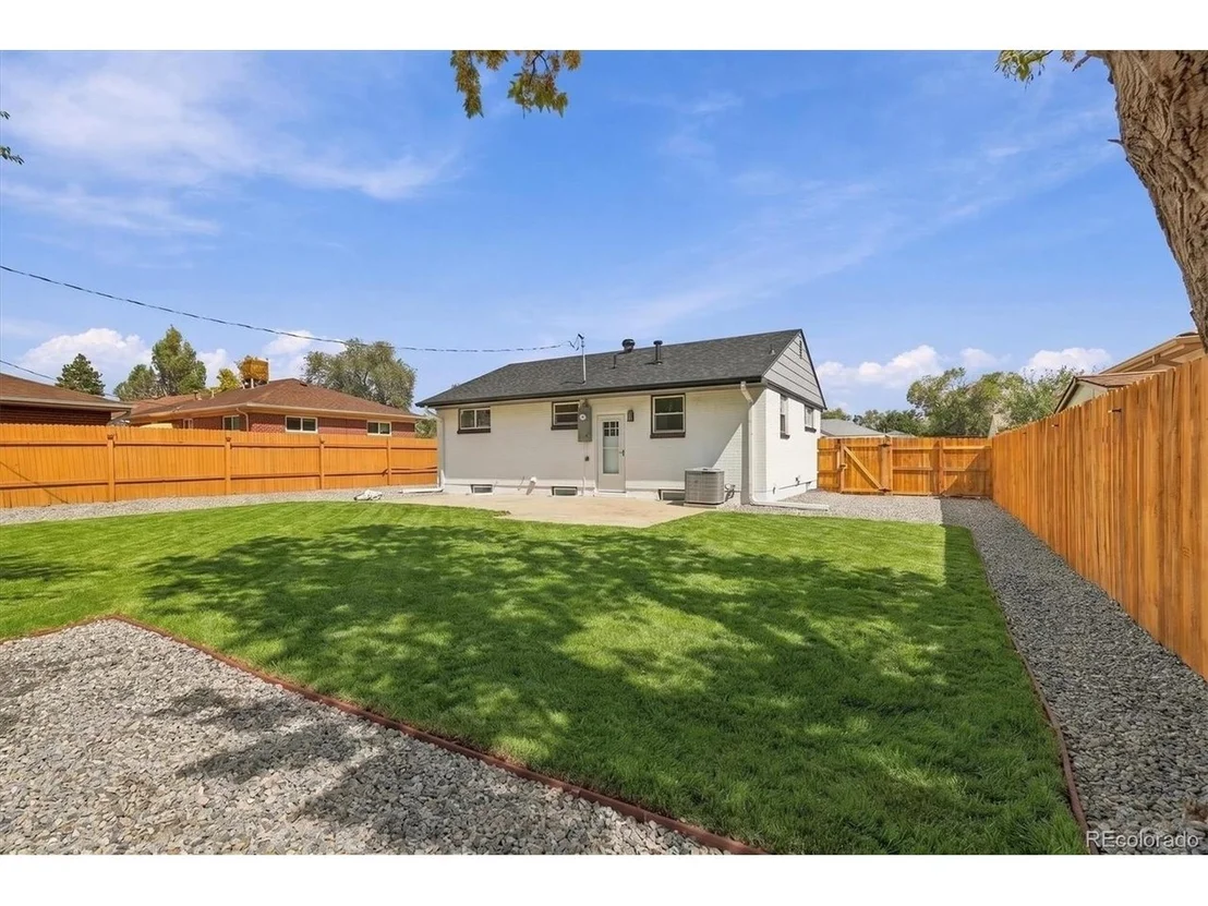 Photo of 6851 Morrison Dr