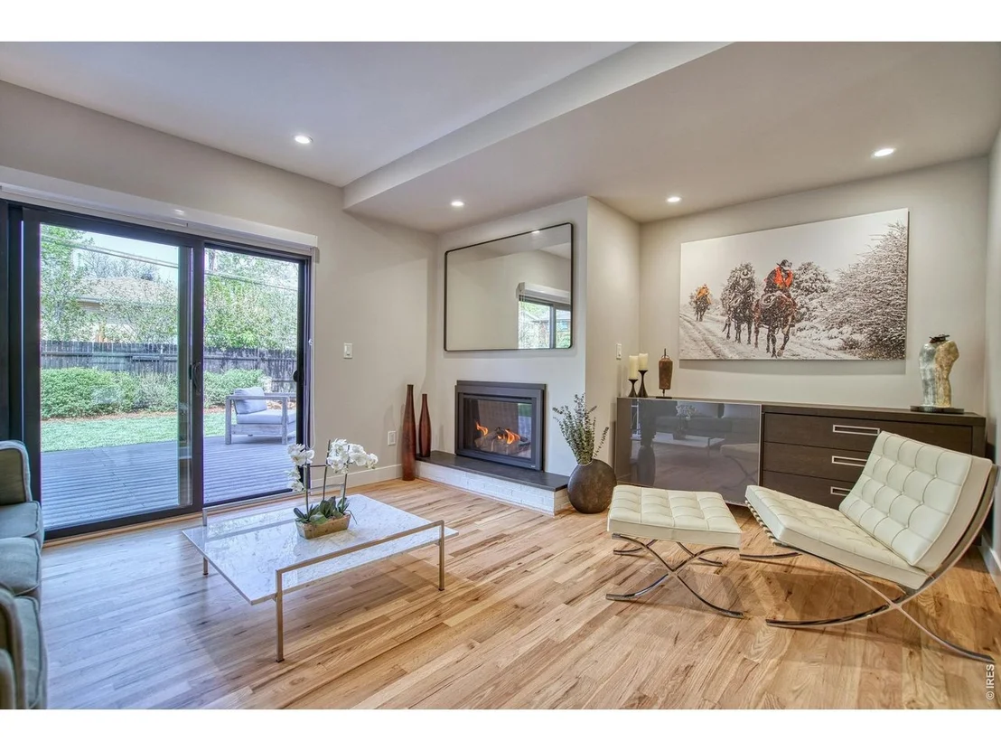 Photo of 375 Bates Ave
