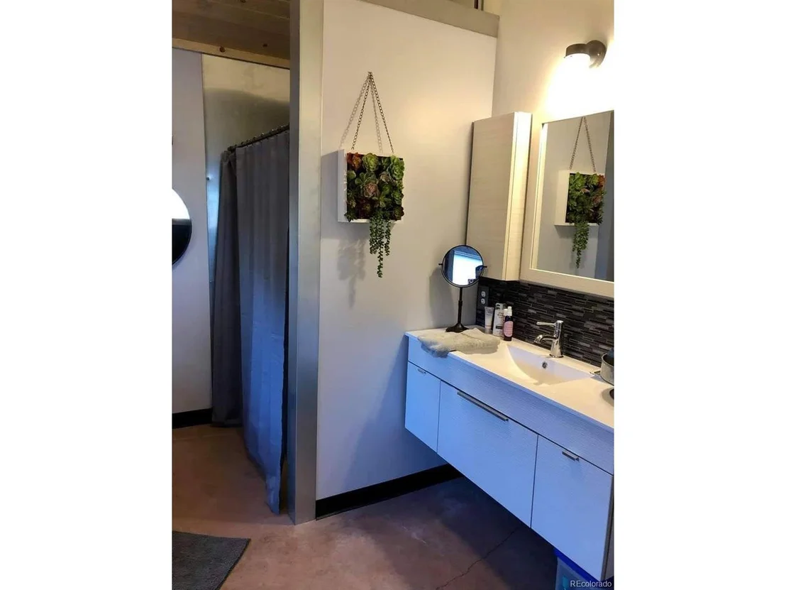 Photo of 1065 Cohonina Rd