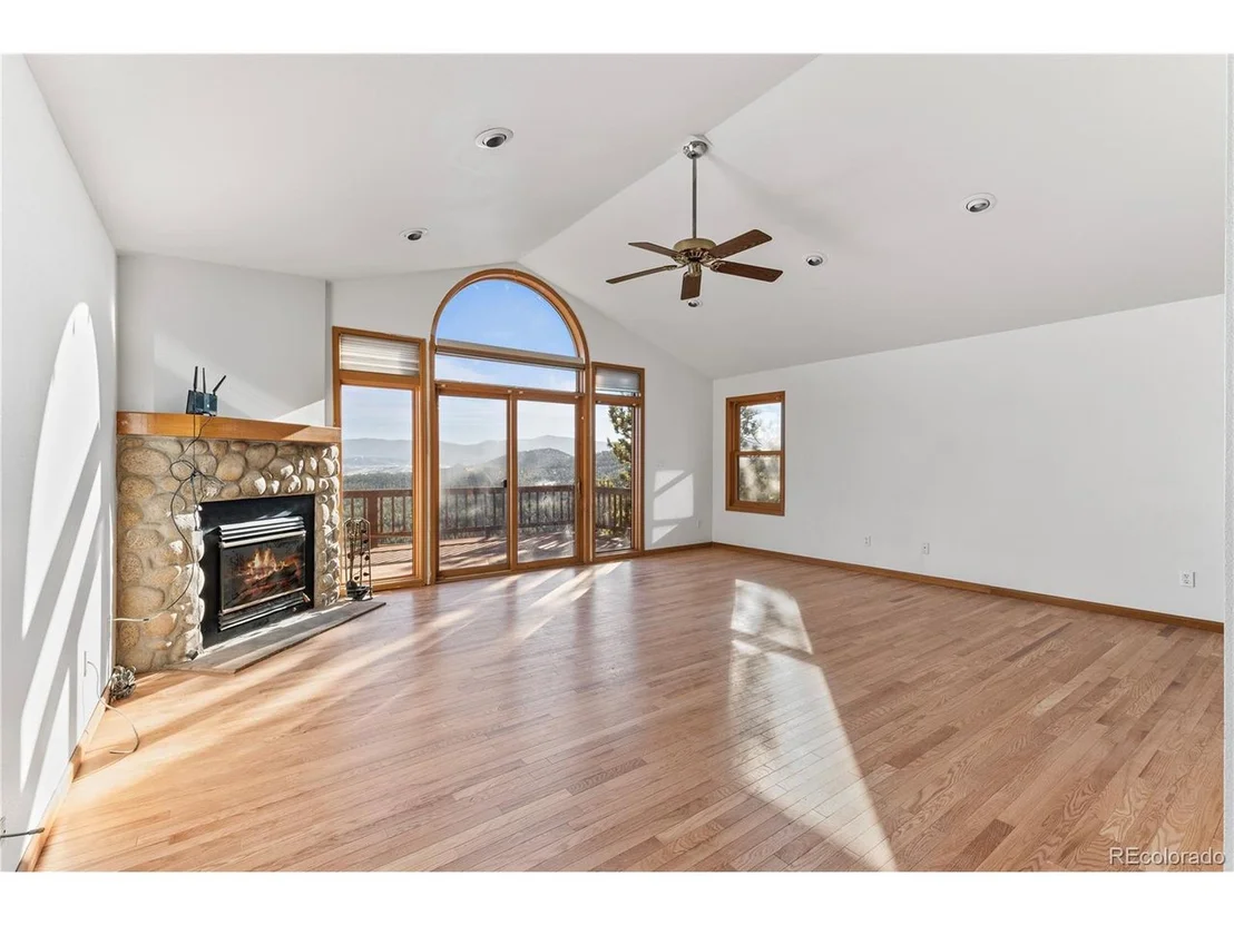 Photo of 31437 Evans View Ln