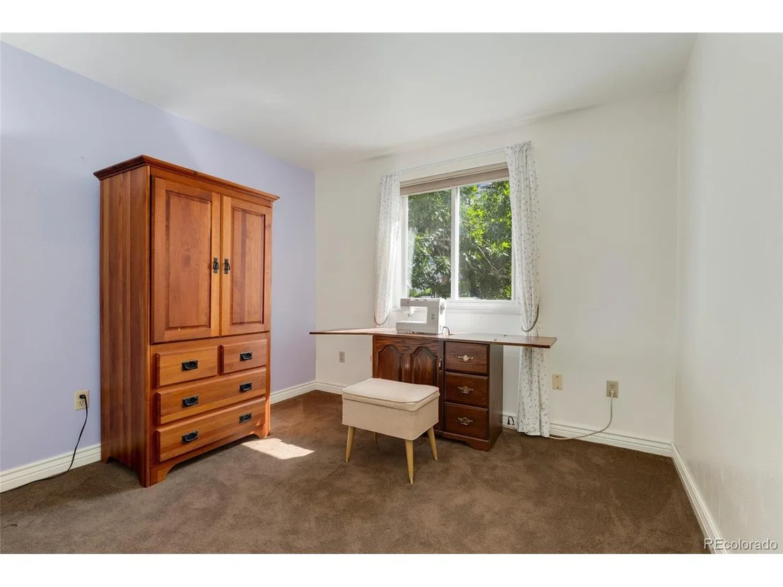 Photo of 8052 Iris Ct