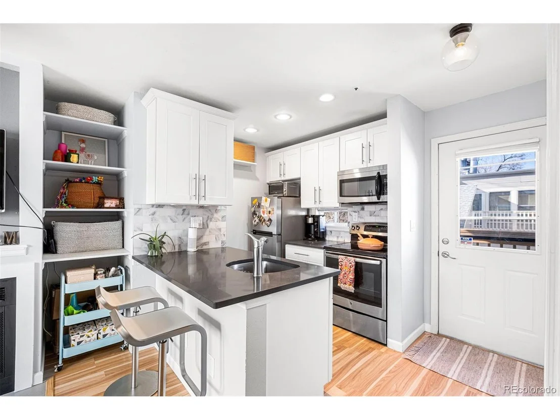 Photo of Unit 20 at 3025 Broadway St