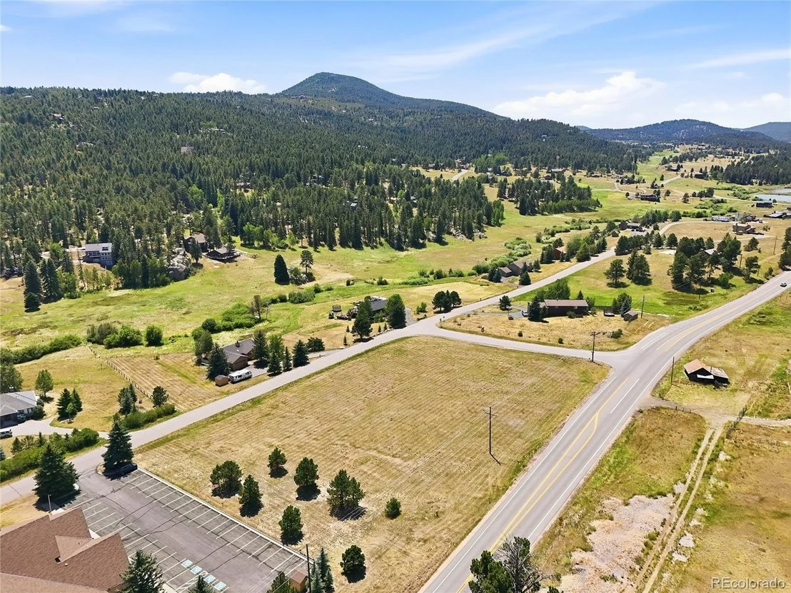 Photo of 7665 Malamute Dr