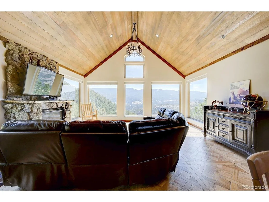 Photo of 632 Aspen Ln