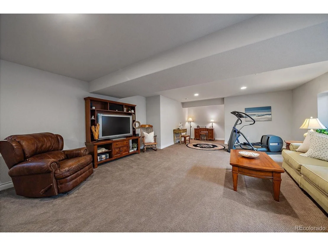 Photo of 8412 Quaker Cir