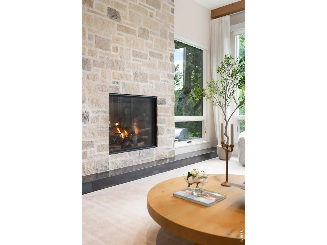 Photo of 2158 Tamarack Ave