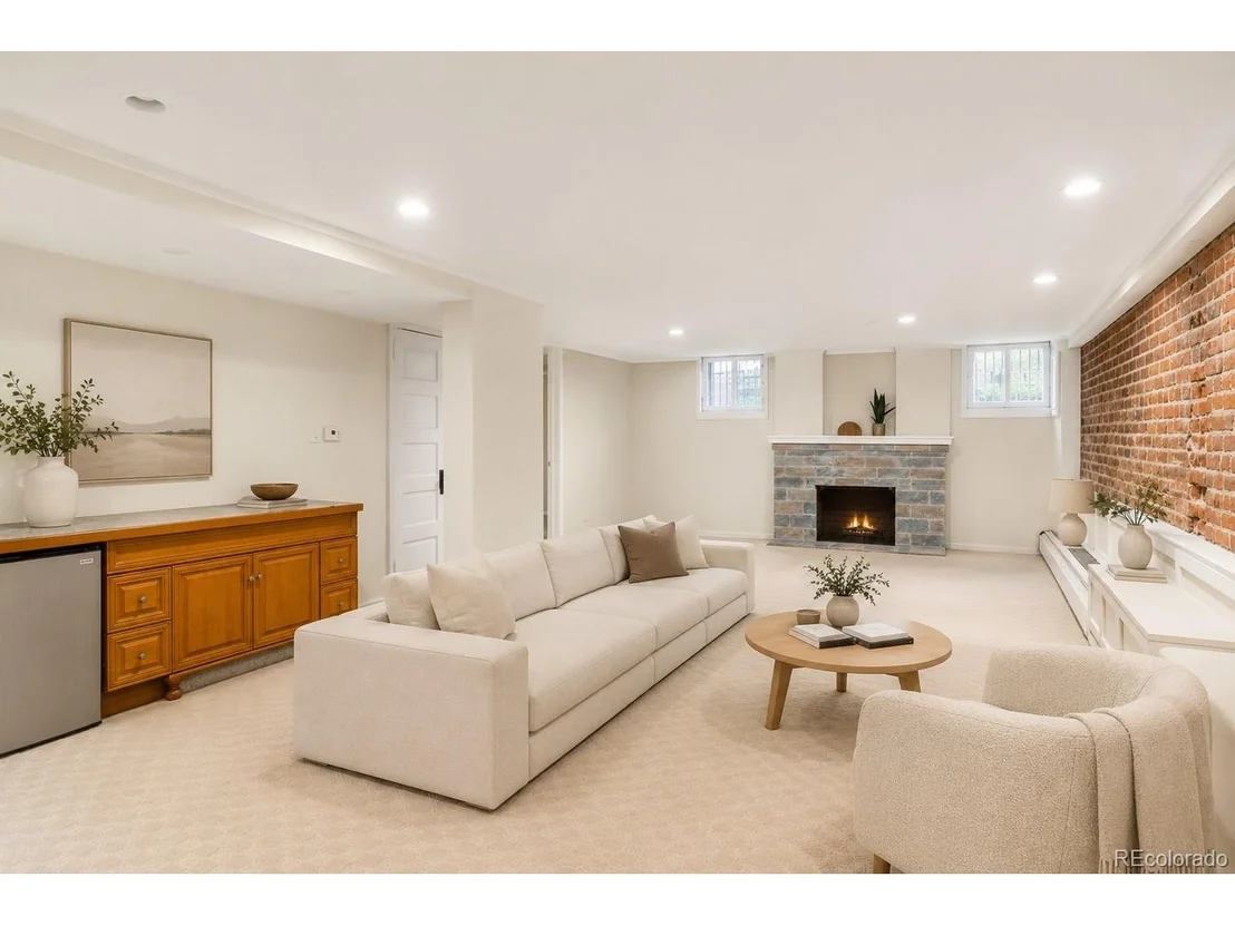 Photo of 622 Cook St