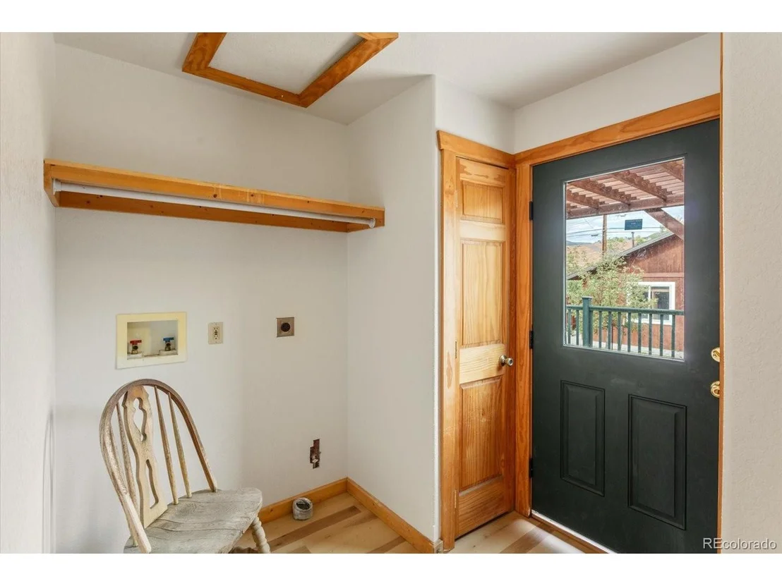 Photo of 734 W 2nd St