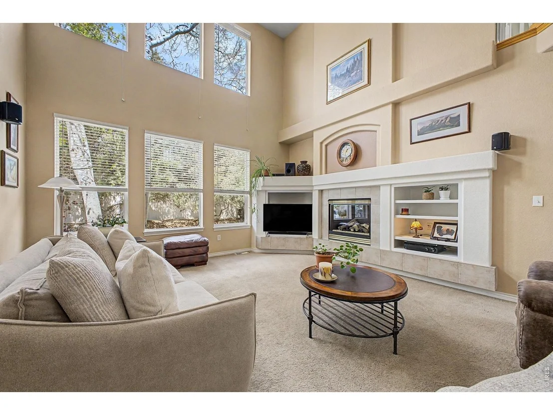 Photo of 1044 Willow Creek Cir