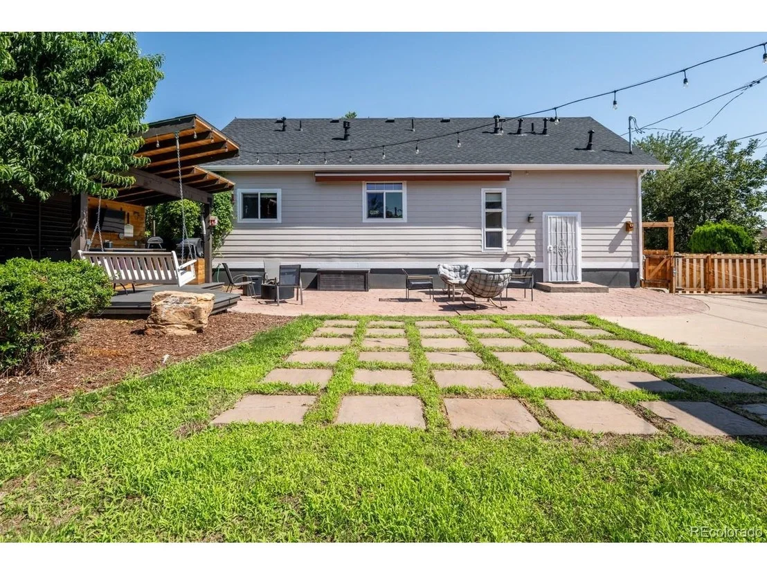 Photo of 2330 W Scott Pl