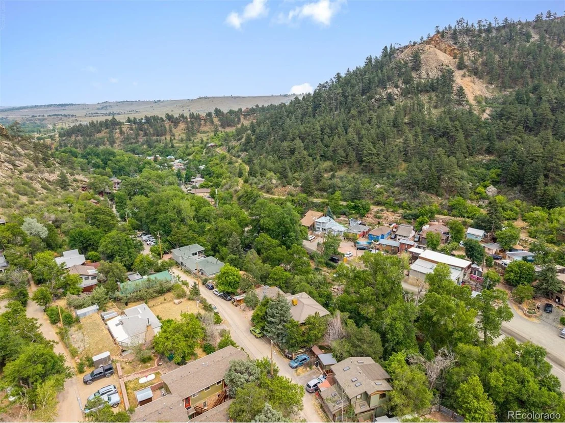 Photo of 176 Artesian Dr