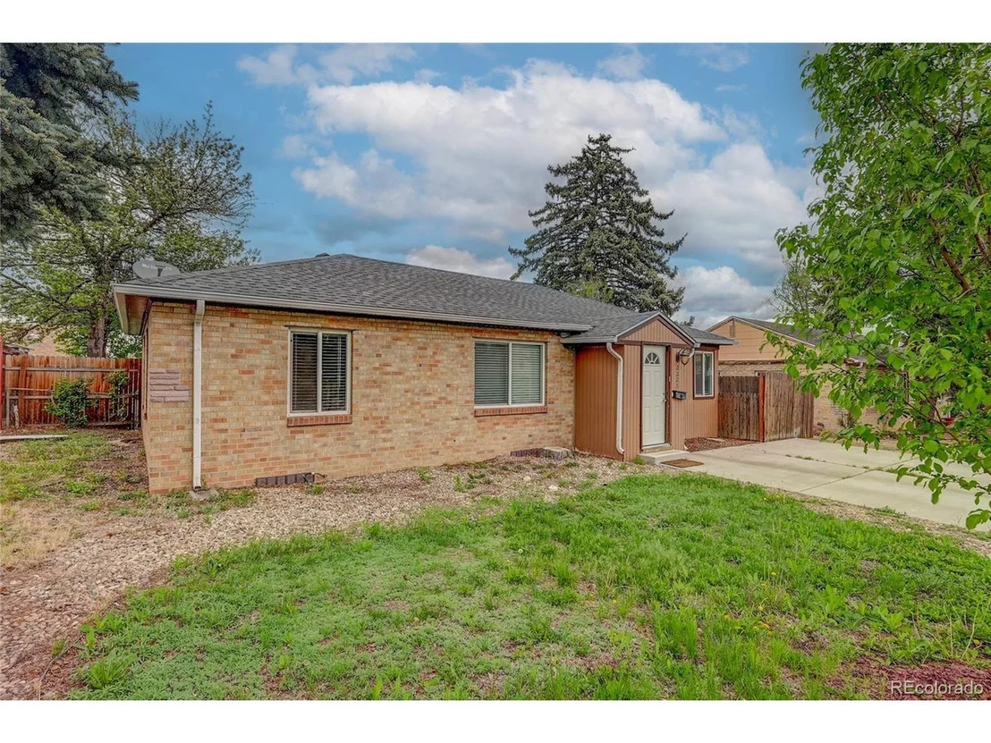 Photo of 2221 W Custer Pl