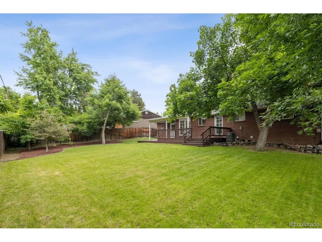 Photo of 1065 Hemlock Way