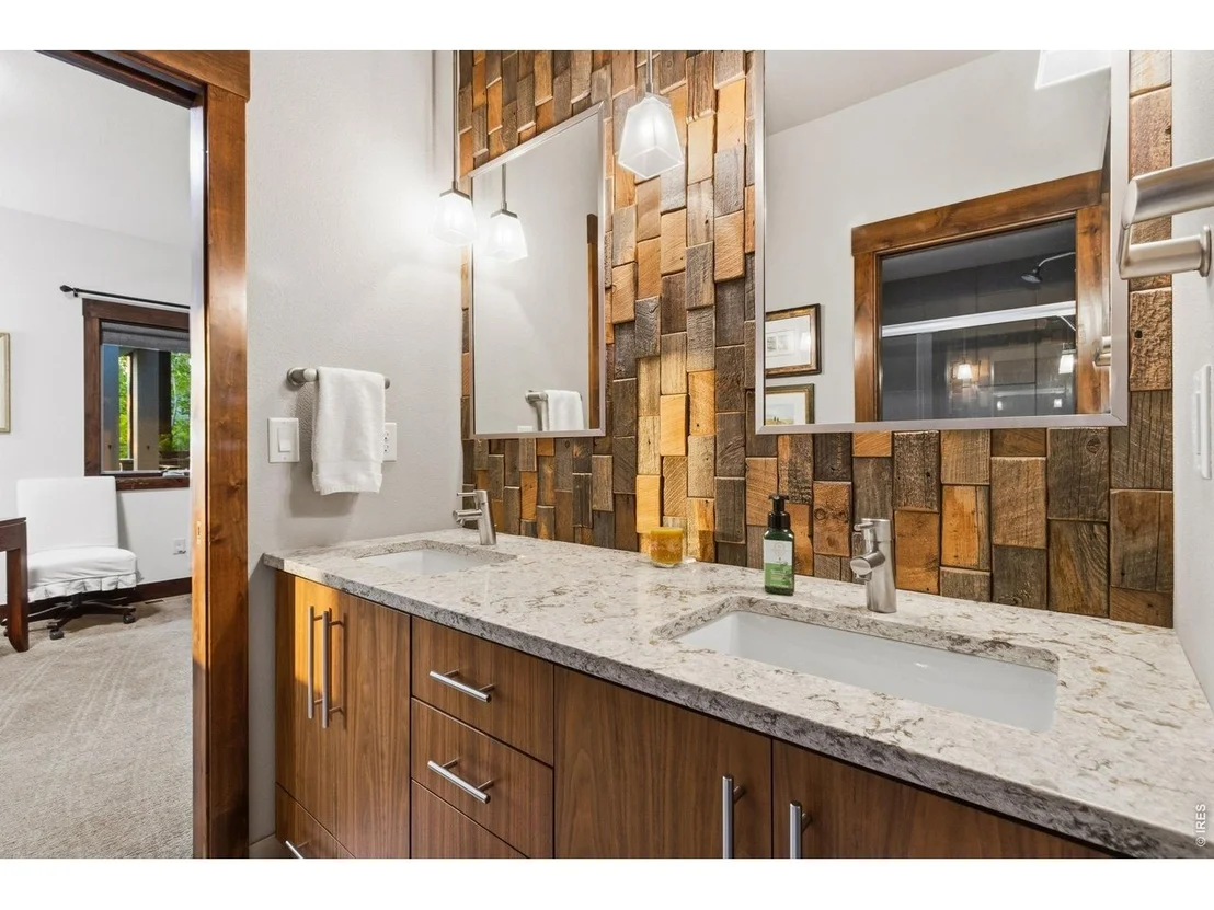 Photo of 5241 Hialeah Dr