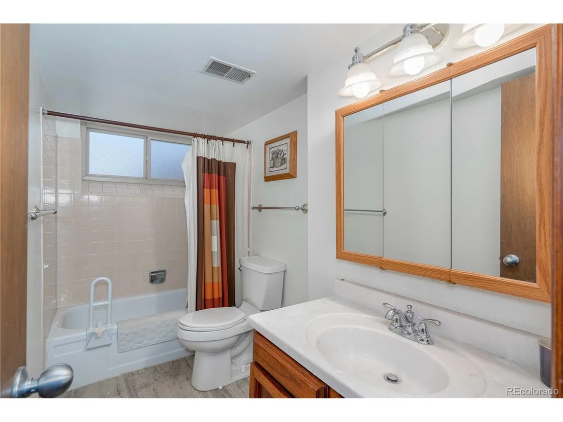 Photo of 9511 Sierra Dr