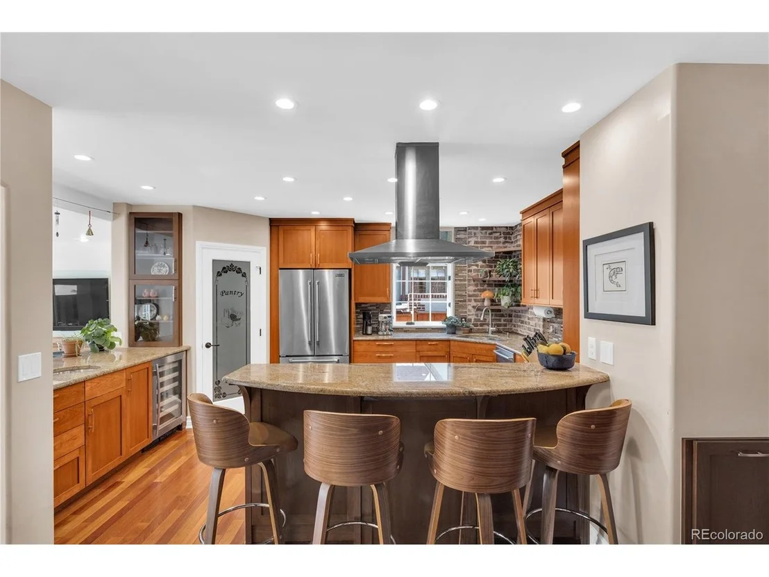 Photo of 520 Colorado Blvd