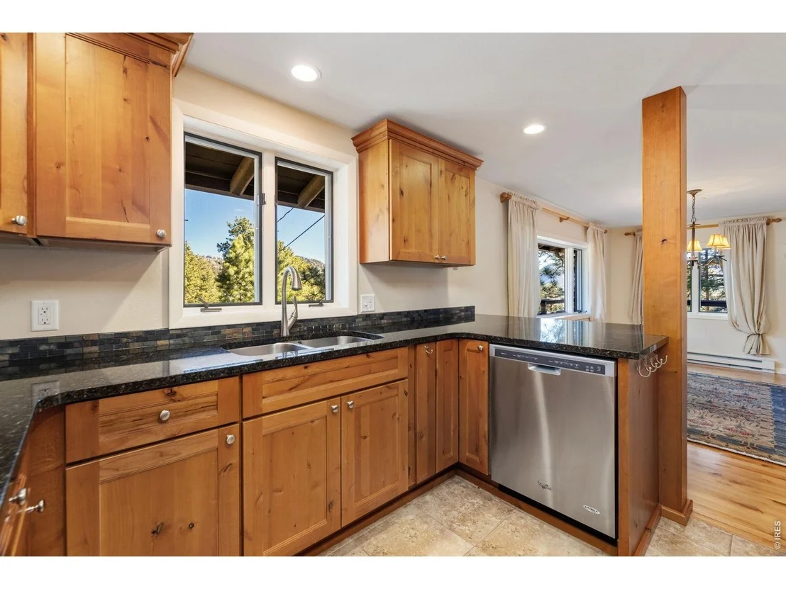 Photo of 2340 Eagle Cliff Rd