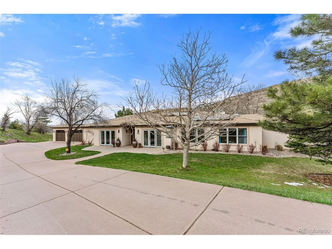 Photo of 5911 Crestbrook Dr