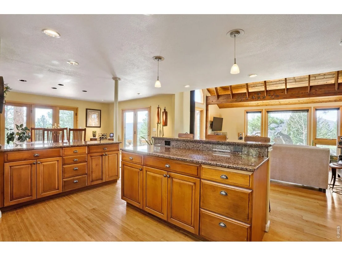 Photo of 6010 Flagstaff Rd
