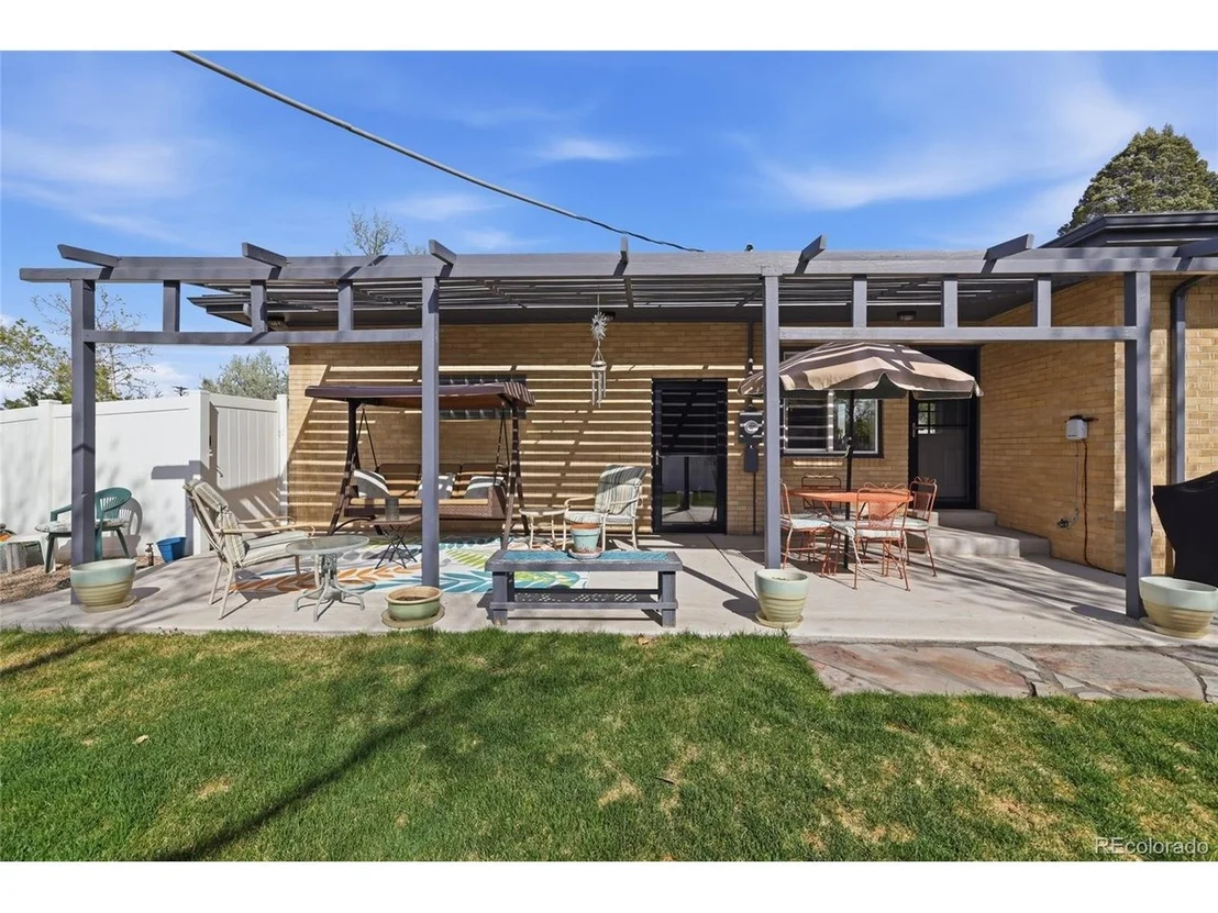 Photo of 2705 Sunset Ln