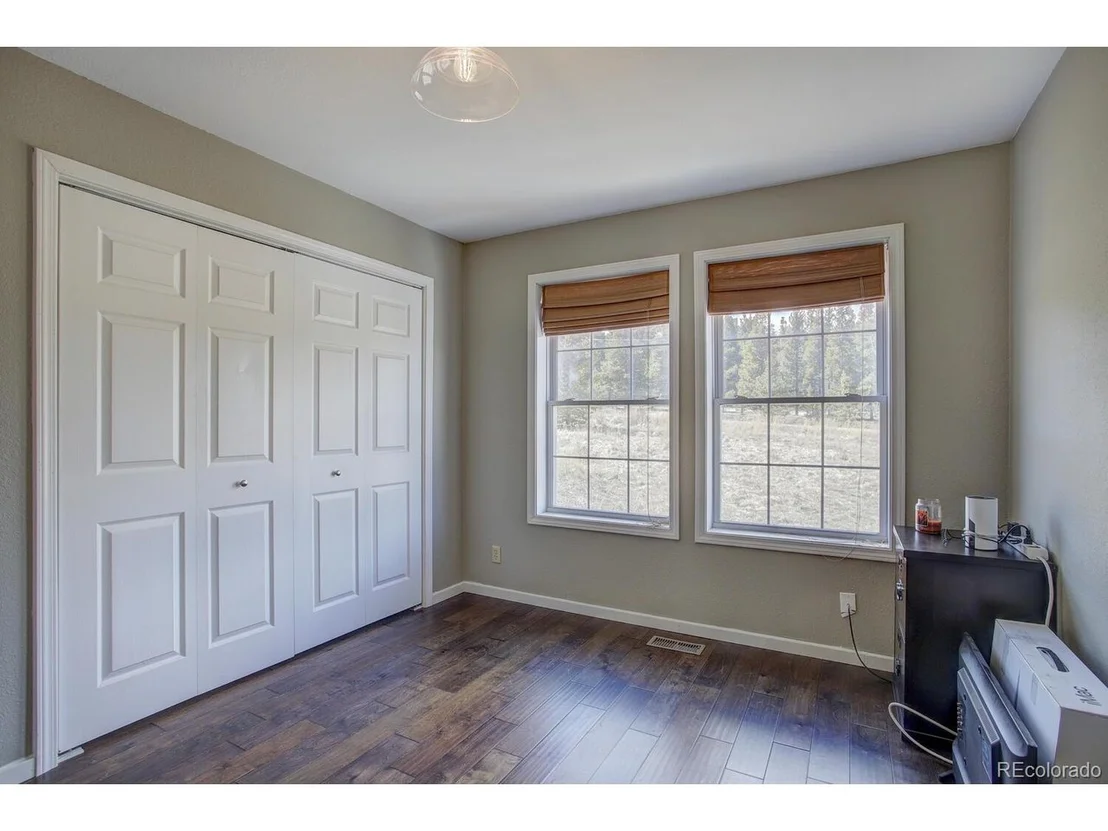 Photo of 18 Foxtail Dr