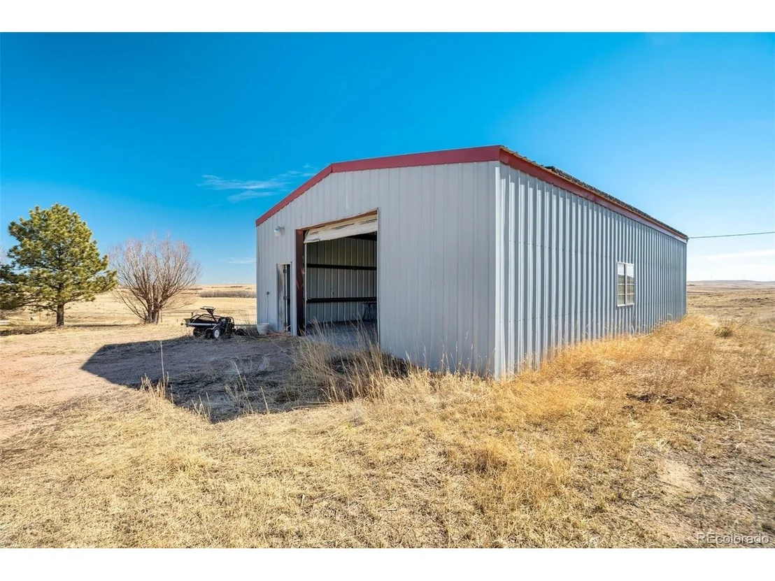 Photo of 18300 County Rd 105