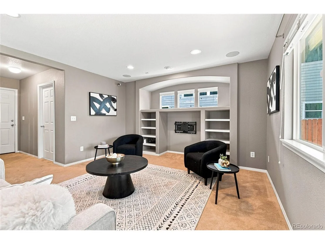 Photo of 330 Short Dr