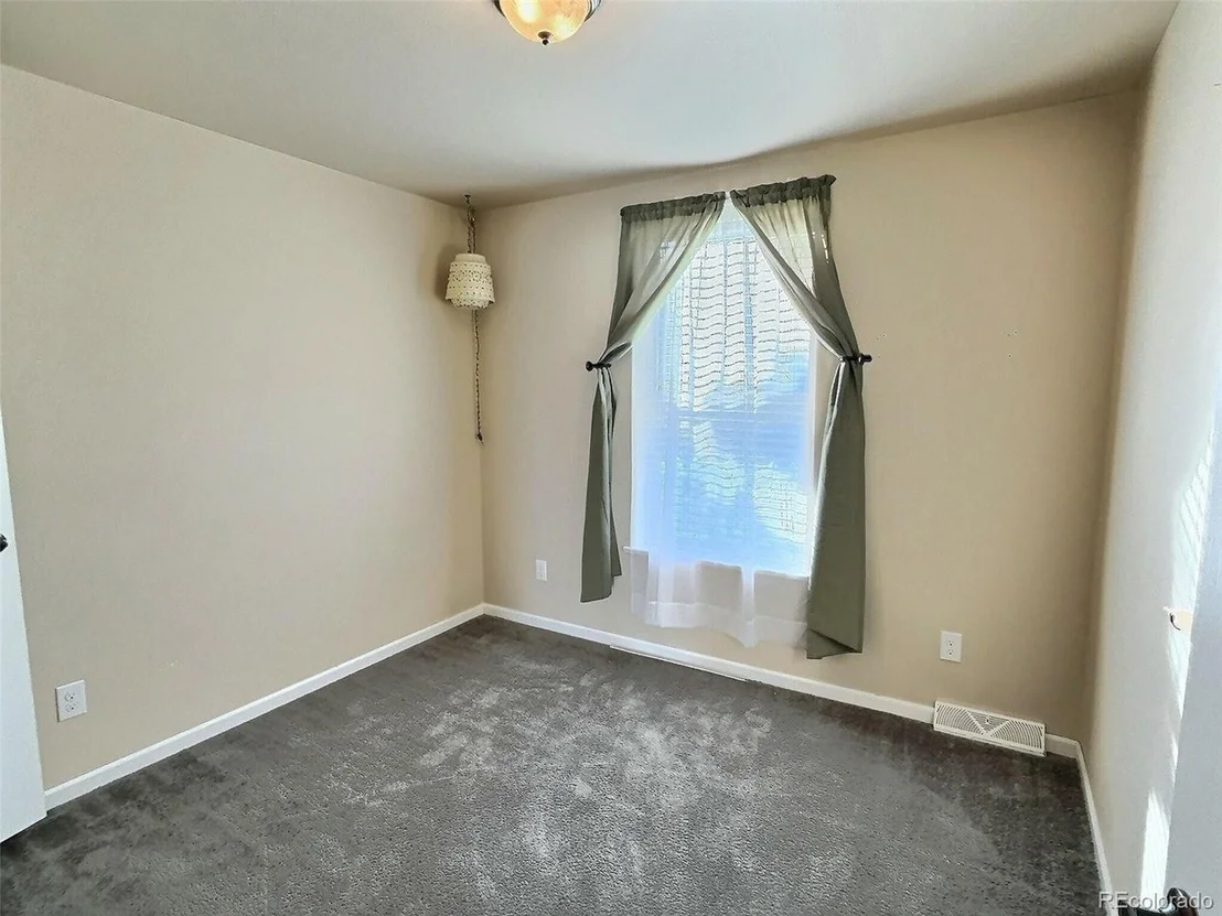 Photo of 7982 Larkspur Cir