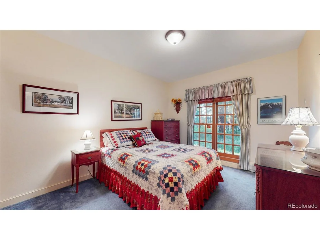 Photo of 424 Red Deer Rd